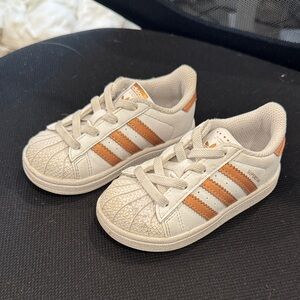 Adidas Kids White and rose gold Sneakers
